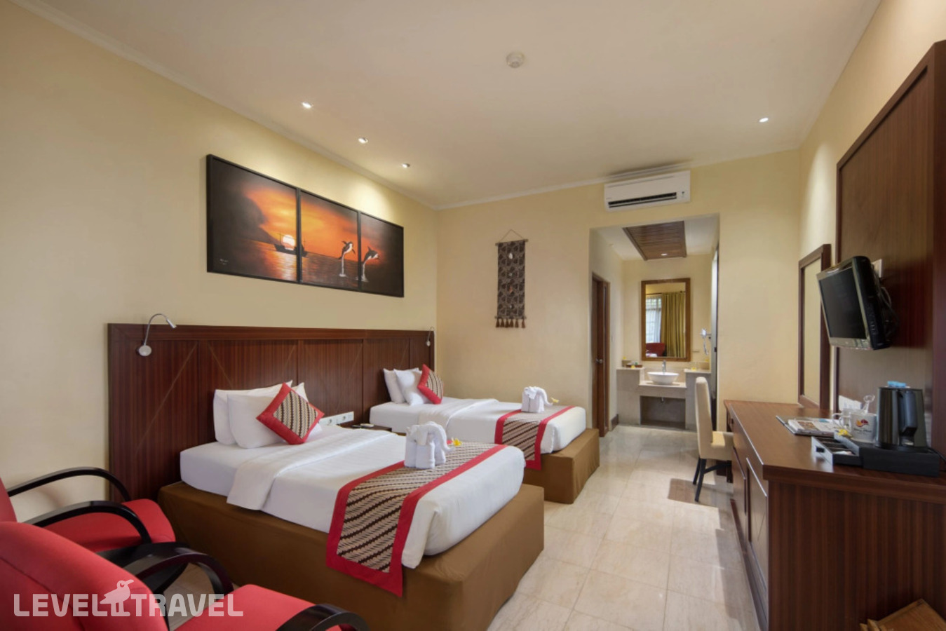 фотографии номера Двухместный номер Superior Deluxe 2 отдельные кровати отеля Grand Istana Rama Hotel в Индонезия(Кута) - фото №1