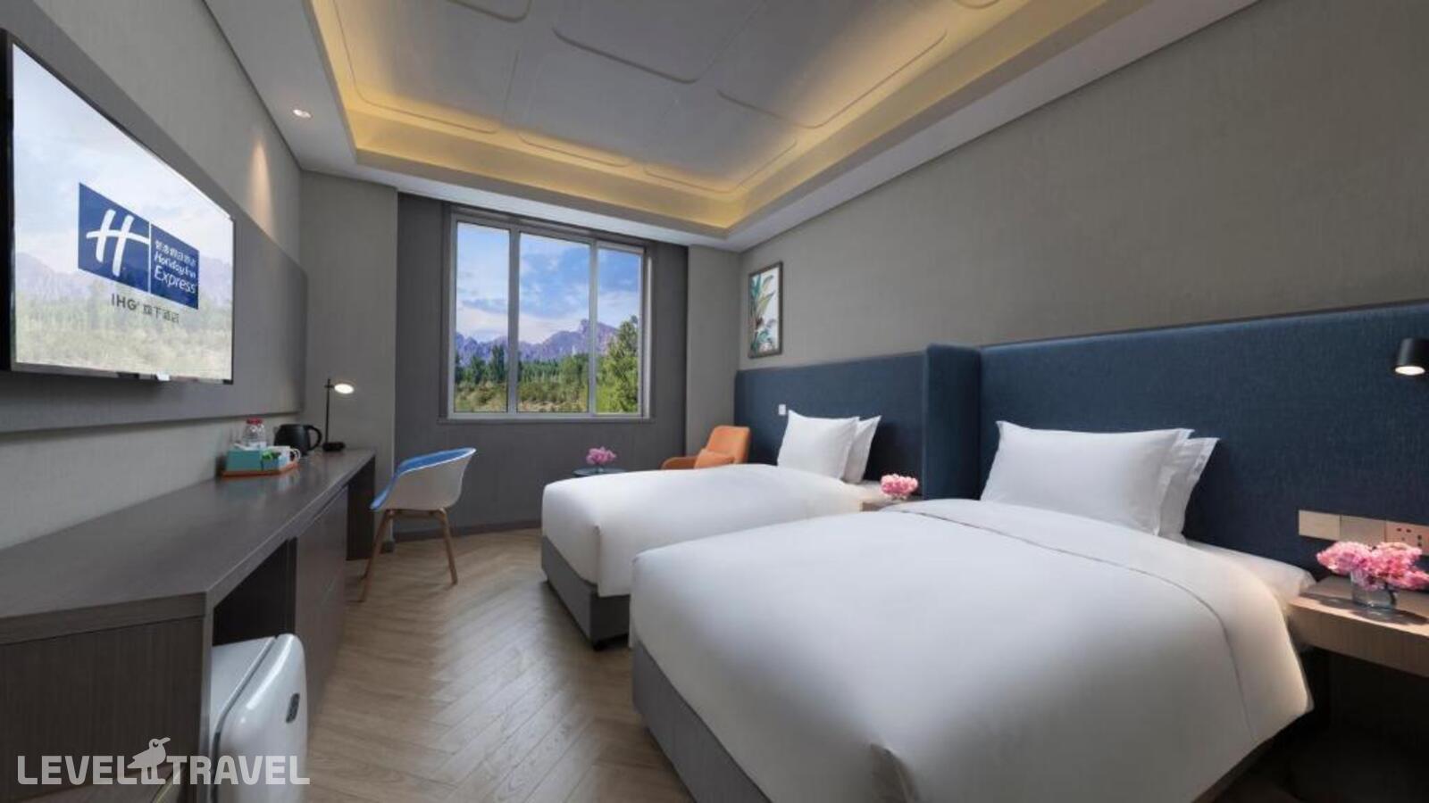 фотографии номера Стандартный (две односпальные кровати) отеля Holiday Inn Express Beijing Badaling, An Ihg Hotel в Китай(Пекин) - фото №1