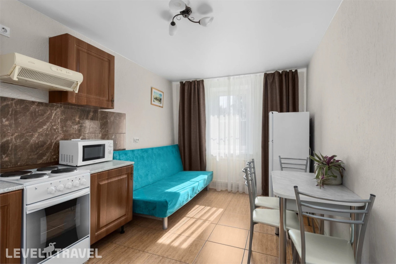 фотографии номера Двухместная студия Comfort Plus с видом на внутренний двор двуспальная кровать отеля Отель Академия в Россия(Калининский район) - фото №6