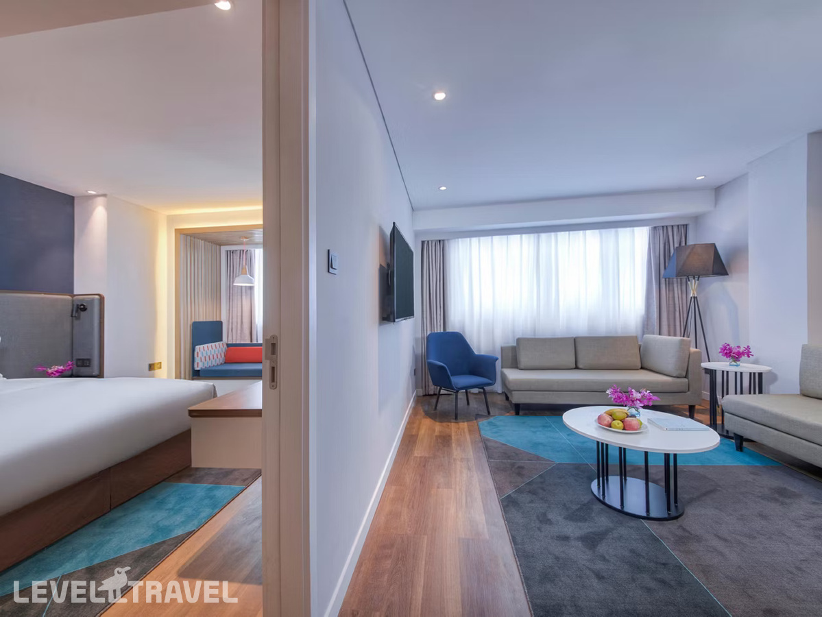 фотографии номера Улучшенный люкс отеля Holiday Inn Express Shanghai Jinshan, An Ihg Hotel в Китай(Шанхай) - фото №3