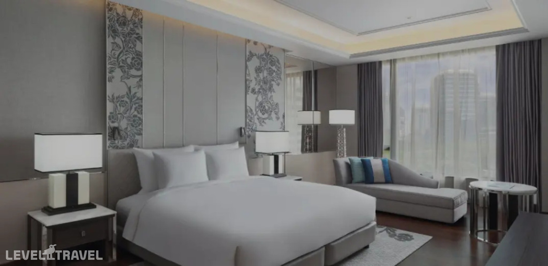 фотографии номера Двухместный люкс Grand Executive двуспальная кровать отеля Sindhorn Kempinski Hotel Bangkok в Таиланд(Бангкок) - фото №2