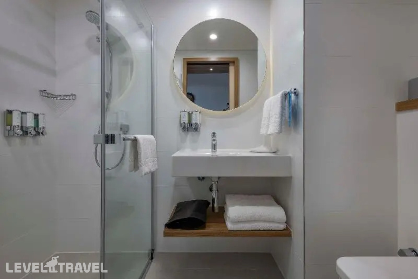 фотографии номера Стандартный номер отеля Hampton By Hilton Antalya Airport в Турция(Анталья) - фото №4
