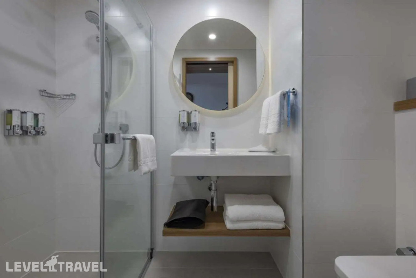 фотографии номера Стандартный (две односпальные кровати) отеля Hampton By Hilton Antalya Airport в Турция(Анталья) - фото №4