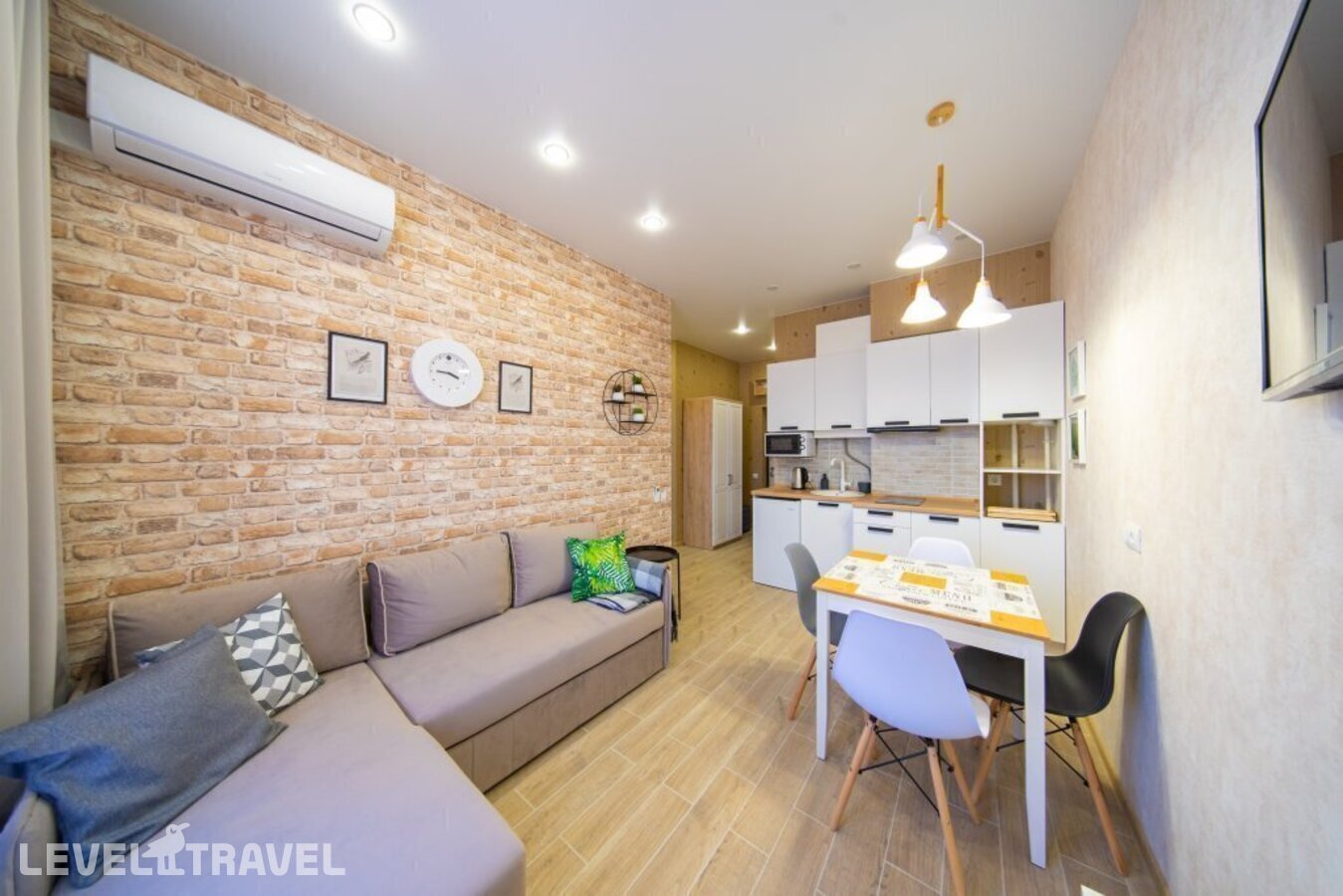 фотографии номера Апартаменты отеля Апартаменты More Apartments на Кувшинок 8-5 в Россия(Сириус) - фото №1
