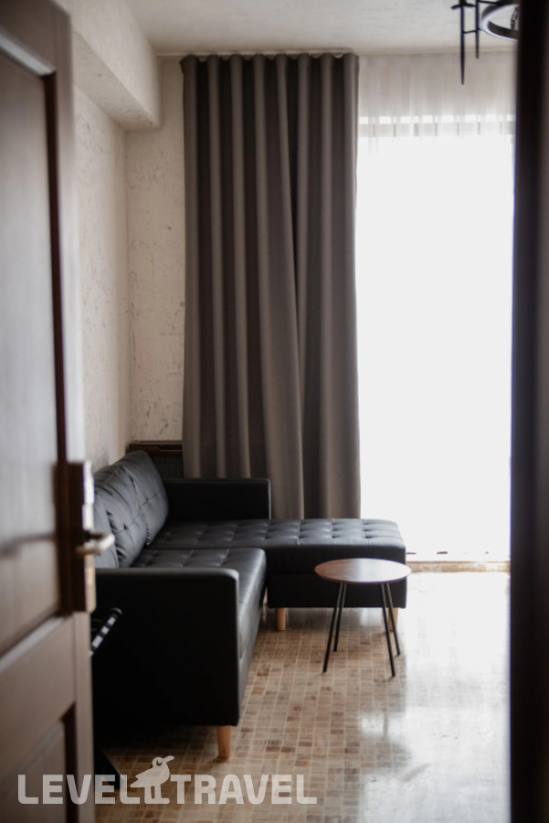 фотографии номера Люкс с балконом отеля Kazma Boutique Hotel в Грузия(Тбилиси) - фото №4