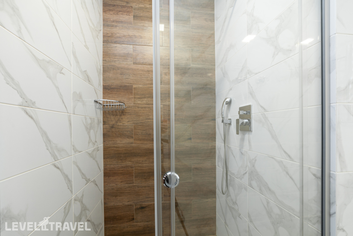 фотографии номера Люкс с балконом отеля Санаторий Таврия в Россия(Евпатория) - фото №15