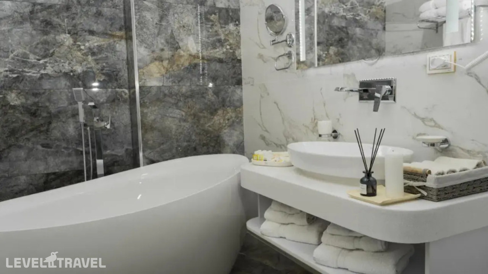 фотографии номера Двухместный Suite с видом на город двуспальная кровать отеля Dilimah Hotel в Узбекистан(Самарканд) - фото №5