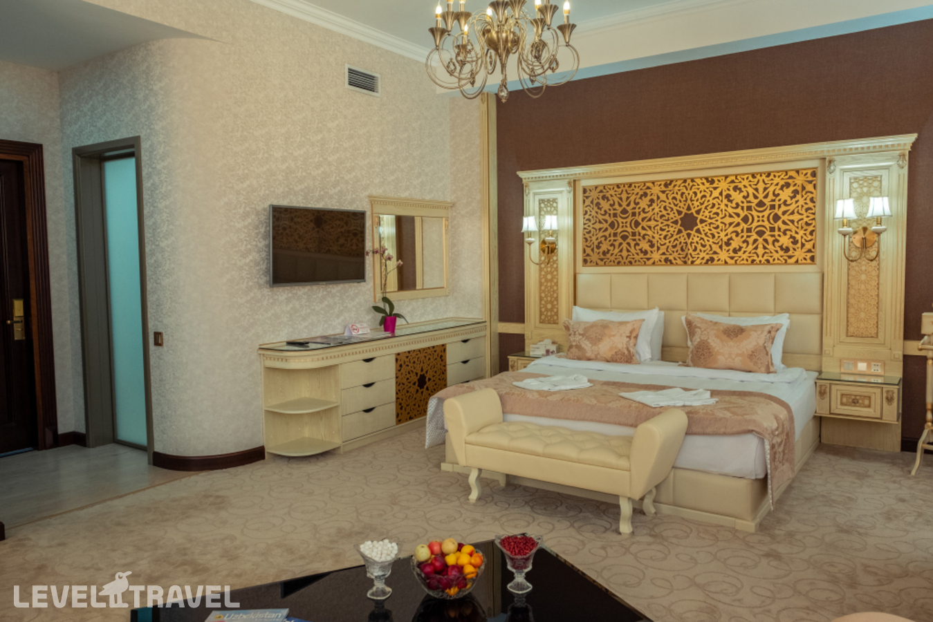 фотографии номера Двухместный Suite с видом на город двуспальная кровать отеля Dilimah Hotel в Узбекистан(Самарканд) - фото №3