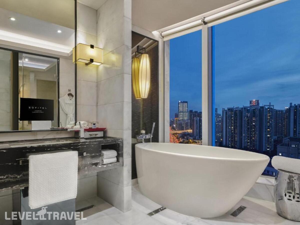 фотографии номера Клубный роскошный номер отеля Sofitel Sunrich в Китай(Гуанчжоу) - фото №2