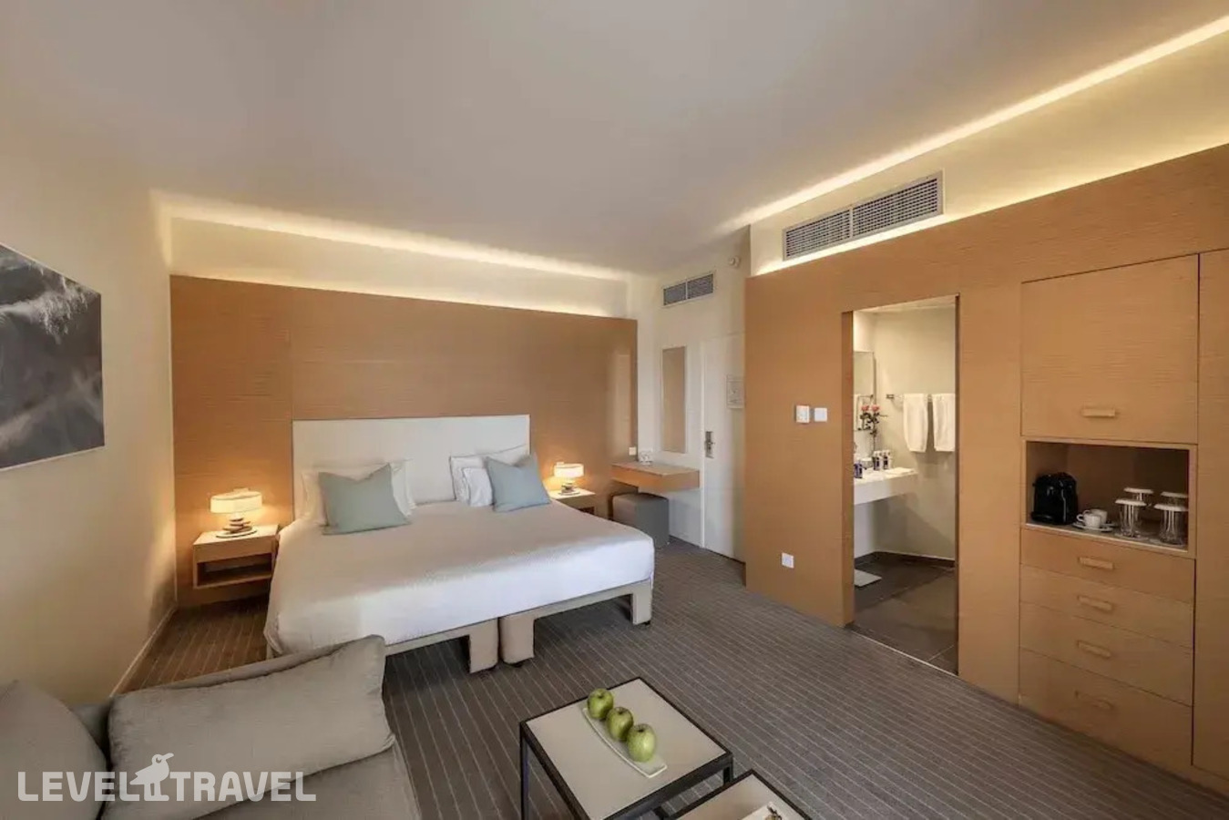 фотографии номера Номер Deluxe с балконом и с видом на сад отеля Capo Bay Hotel в Кипр(Фиг Три Бэй) - фото №1