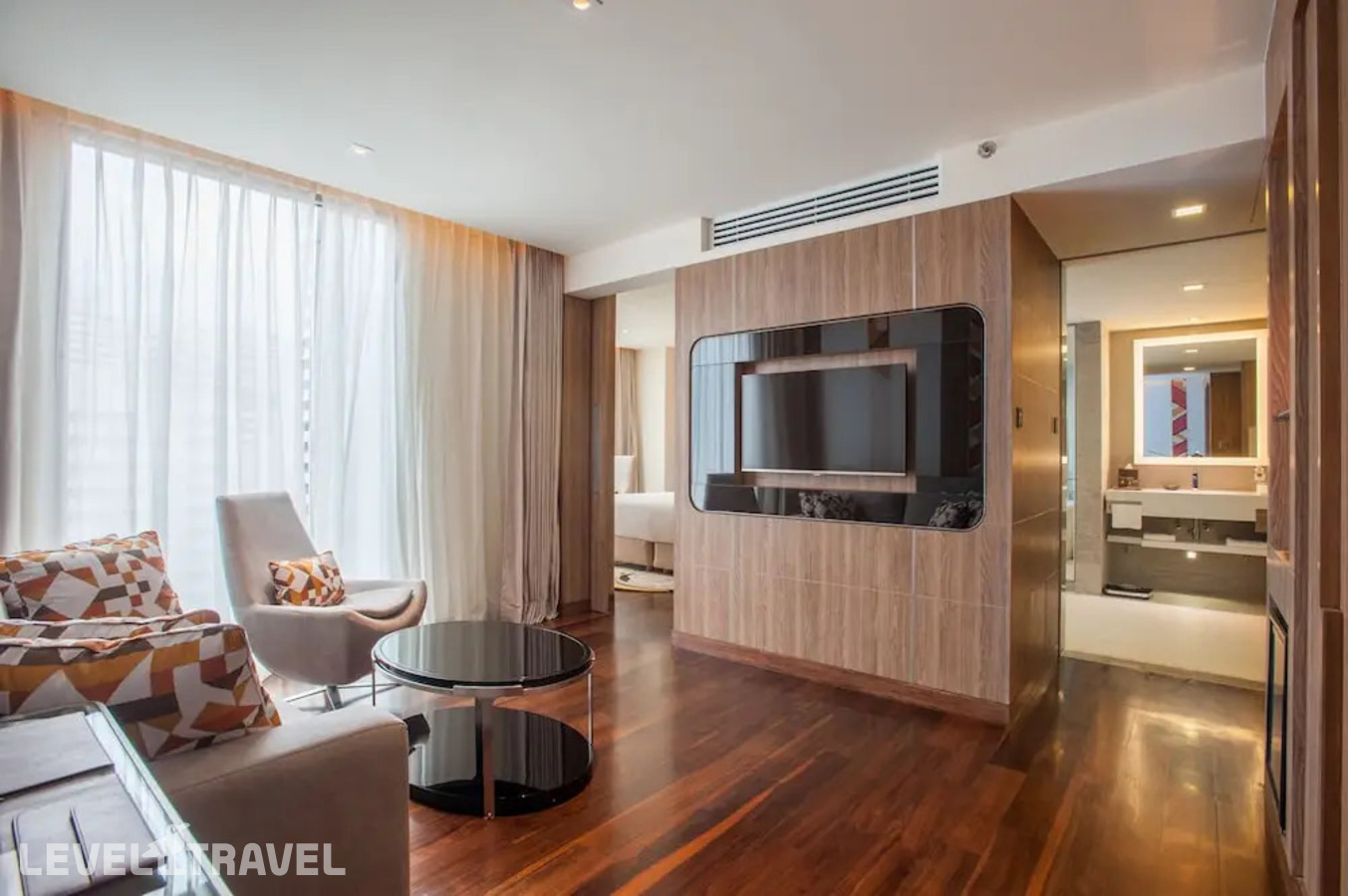 фотографии номера Двухместный люкс Семейный двуспальная кровать отеля Novotel Bangkok Sukhumvit 20 в Таиланд(Бангкок) - фото №2