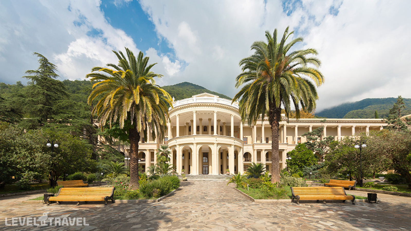 фотографии номера Люкс с джакузи (1 корпус) отеля Amra Park Hotel & Spa в Абхазия(Гагра) - фото №1