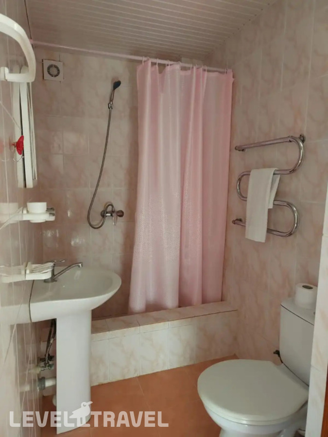 фотографии номера Трехместный с красивым видом из окна отеля Optima Guest House в Россия(Адлер) - фото №7