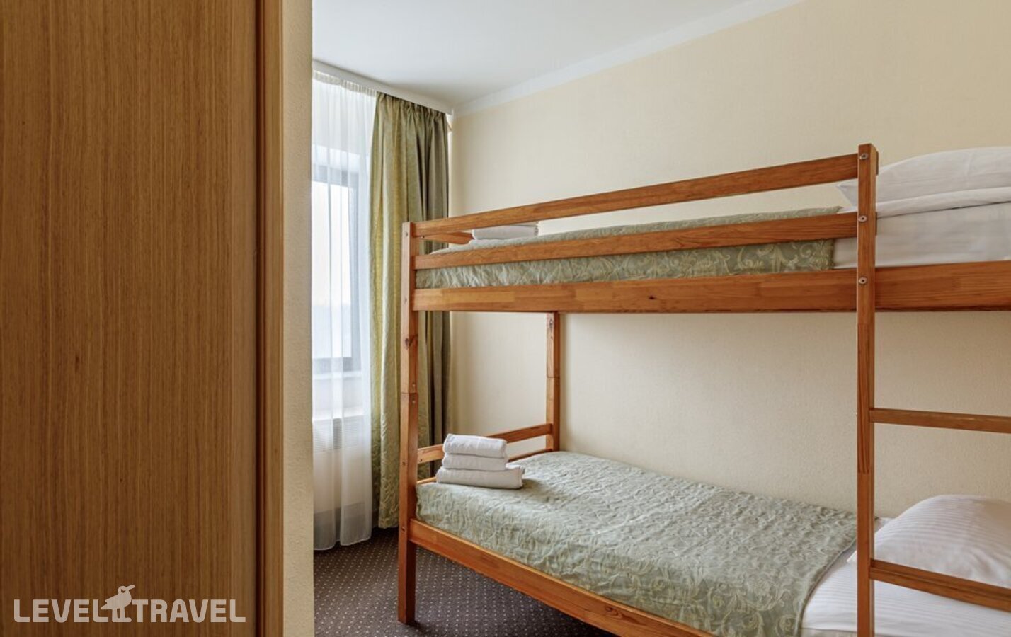 фотографии номера Четырехместный семейный отеля Максима Славия Отель (Maxima Slavia Hotel) в Россия(Северо-восточный административный округ (СВАО)) - фото №3
