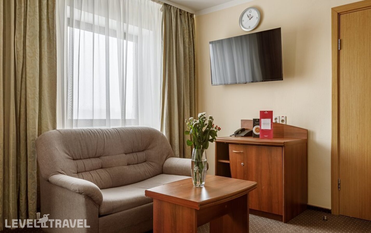 фотографии номера Четырехместный семейный отеля Максима Славия Отель (Maxima Slavia Hotel) в Россия(Северо-восточный административный округ (СВАО)) - фото №4