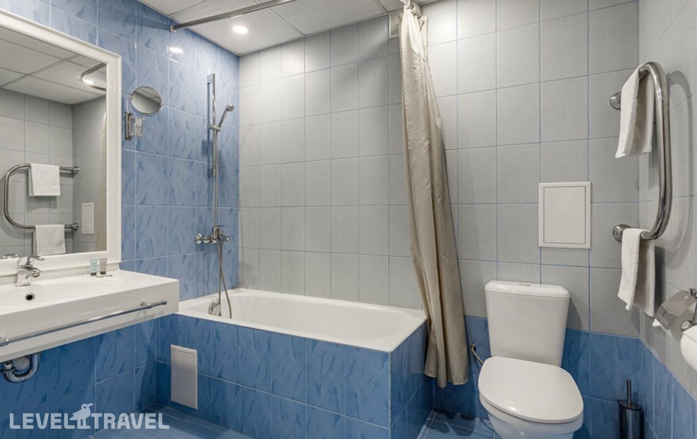 фотографии номера Четырехместный семейный отеля Максима Славия Отель (Maxima Slavia Hotel) в Россия(Северо-восточный административный округ (СВАО)) - фото №5