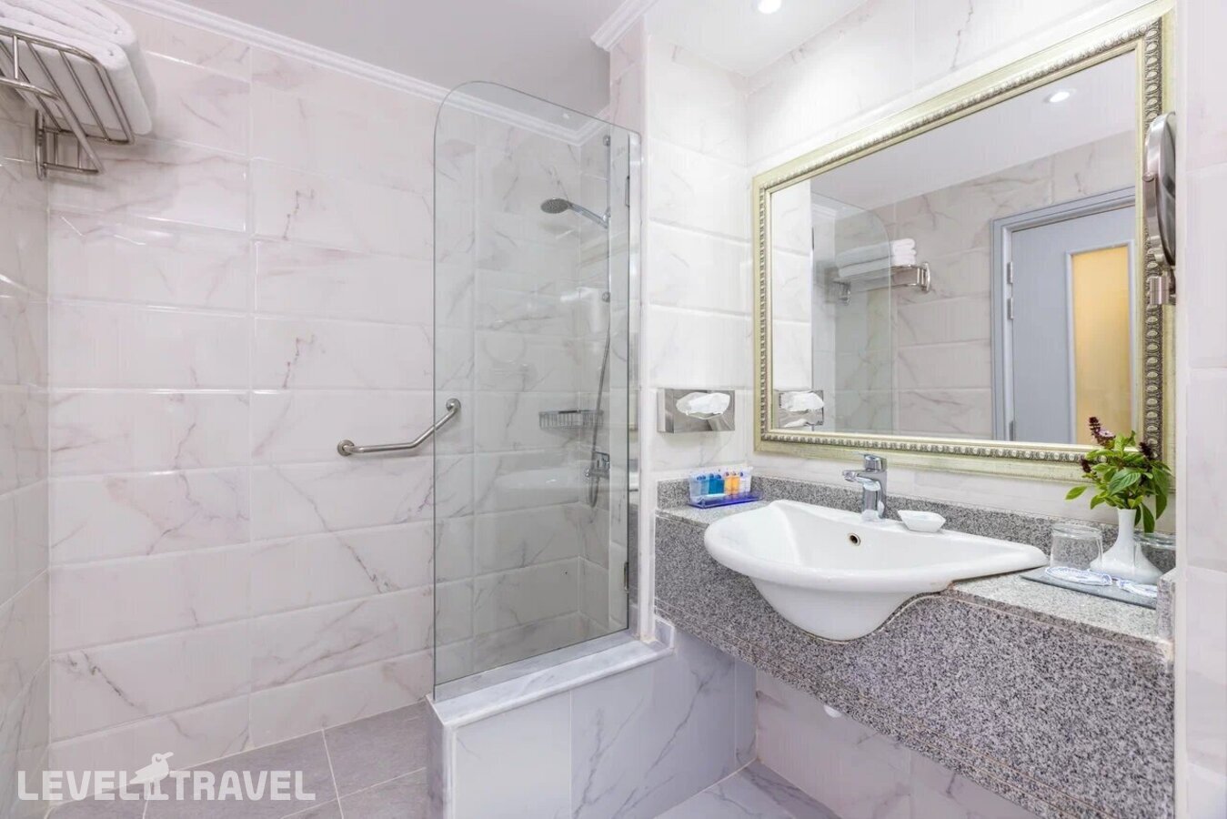 фотографии номера Улучшенный с видом на бассейн отеля WB TRAVEL Dreams Vacation Resort в Египет(Тауэр Бэй) - фото №3