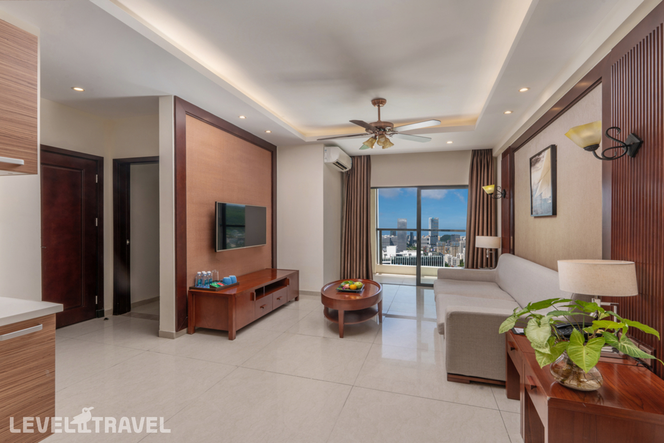 фотографии номера Люкс с видом на город отеля Paxton Vacances Hotels & Resorts Sanya в Китай(Санья) - фото №3