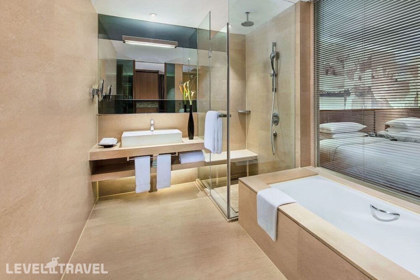 фотографии номера Премиум с видом на город (две односпальные кровати) отеля Crowne Plaza Beijing Sun Palace в Китай(Пекин) - фото №4