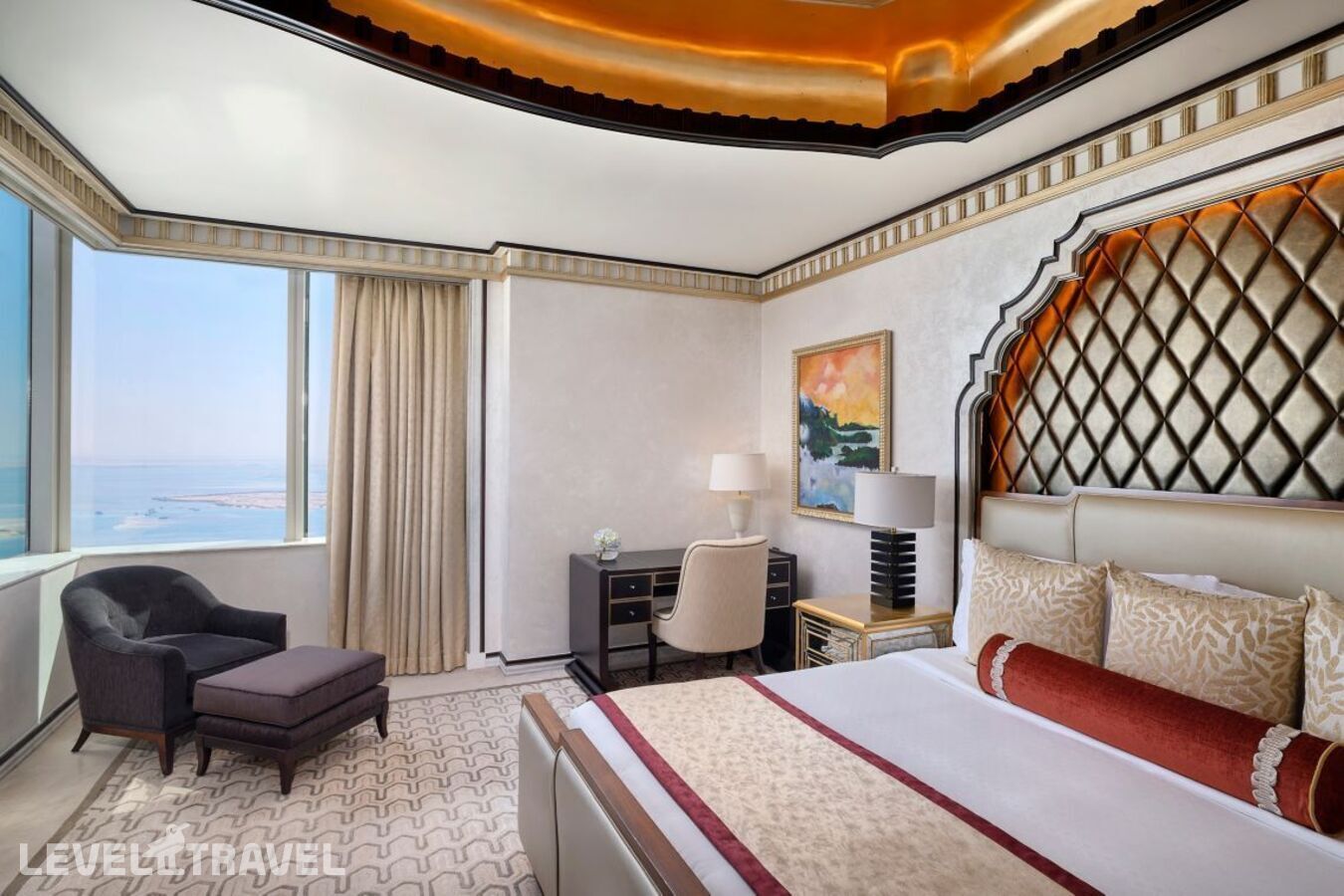 фотографии номера Люкс Abu Dhabi (3 спальни) отеля The St. Regis Hotel Abu Dhabi в ОАЭ(Абу-Даби) - фото №4