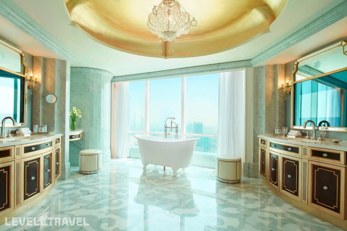 фотографии номера Люкс Al hosen с видом на море отеля The St. Regis Hotel Abu Dhabi в ОАЭ(Абу-Даби) - фото №4