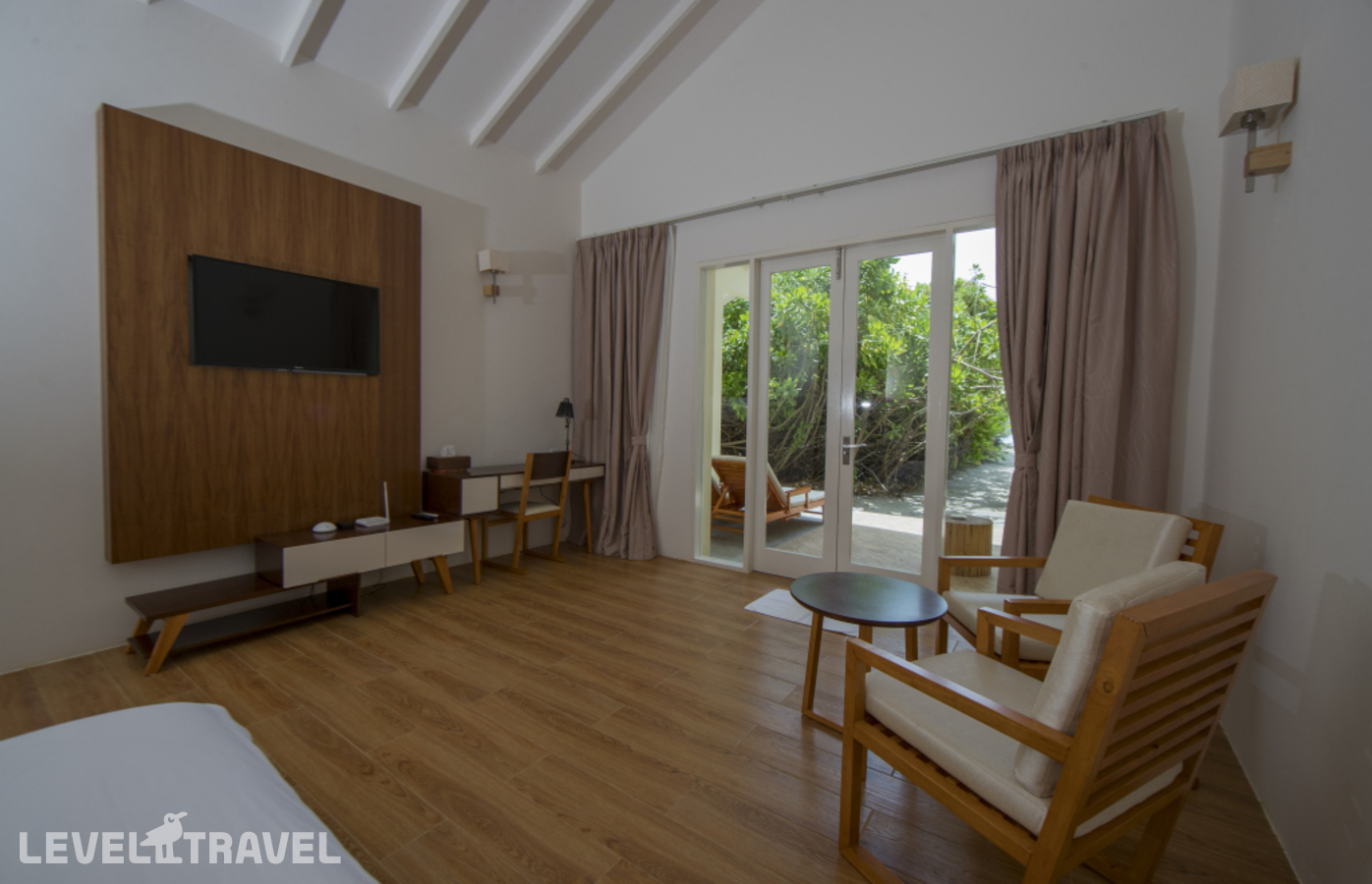 Двухместное бунгало Deluxe Beach двуспальная кровать — фото 6
