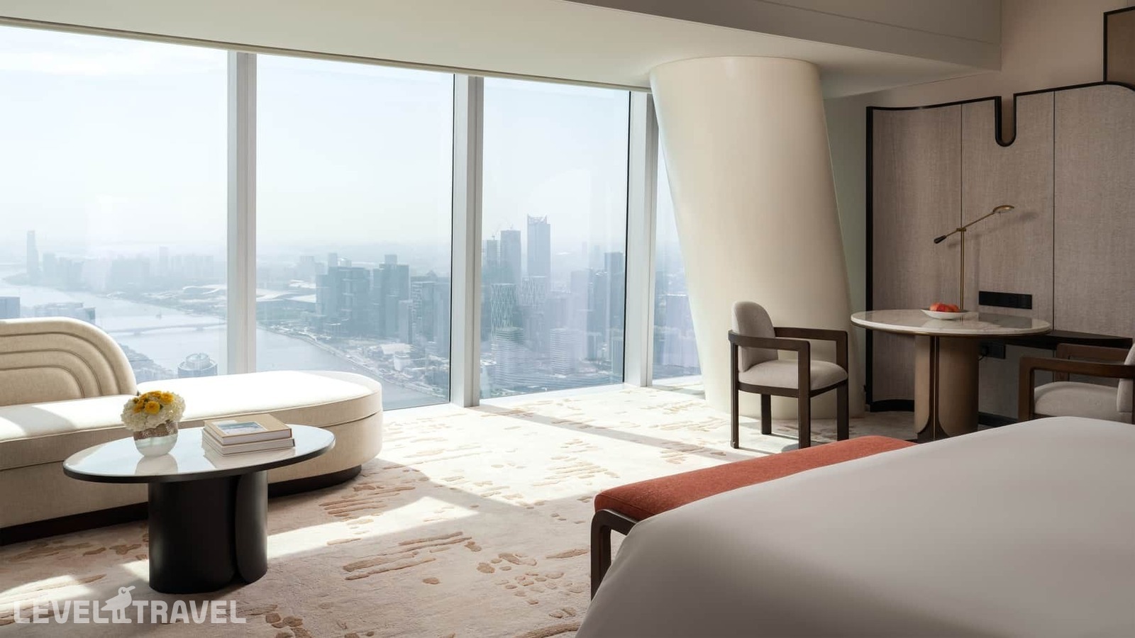 фотографии номера Стандартный с видом на реку отеля Four Seasons Guangzhou в Китай(Гуанчжоу) - фото №1