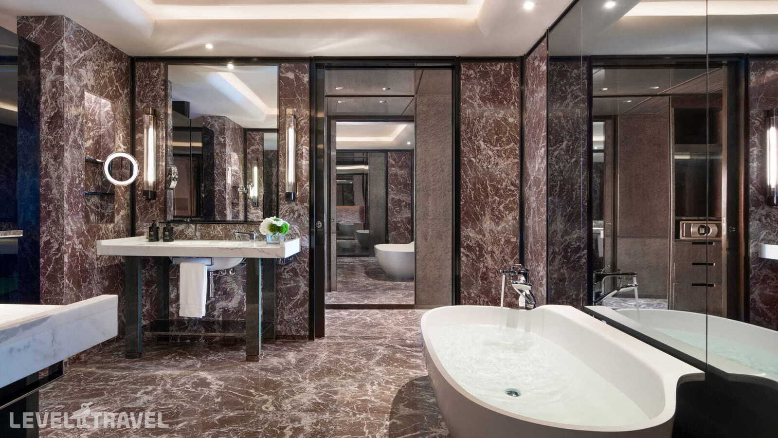 фотографии номера Улучшенный с видом на башню отеля Four Seasons Guangzhou в Китай(Гуанчжоу) - фото №4