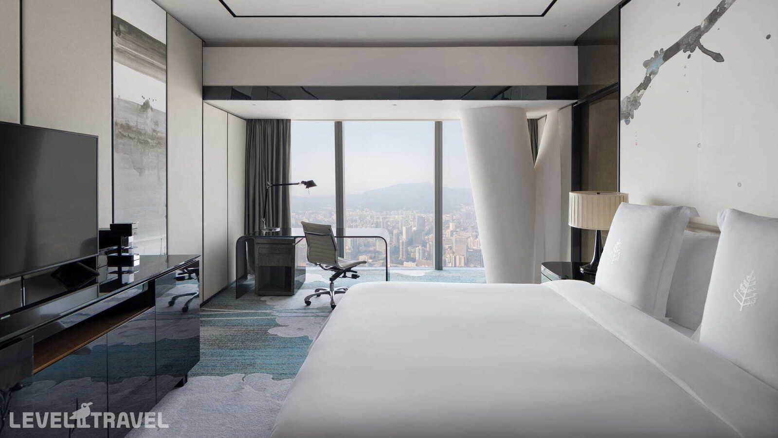 фотографии номера Улучшенный с видом на башню отеля Four Seasons Guangzhou в Китай(Гуанчжоу) - фото №3