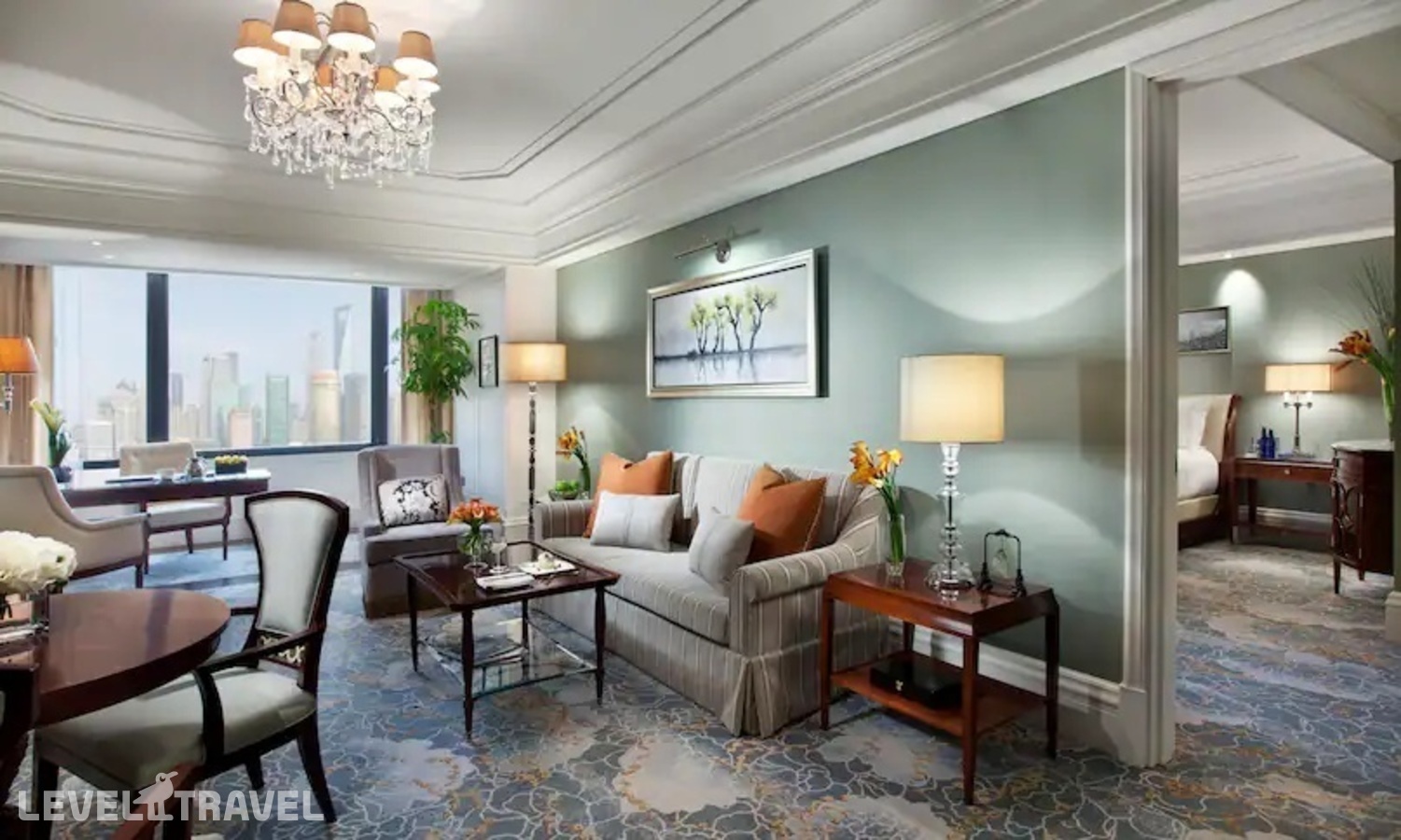 фотографии номера Люкс роскошный с панорамным видом на реку отеля Waldorf Astoria Shanghai On The Bund в Китай(Шанхай) - фото №4