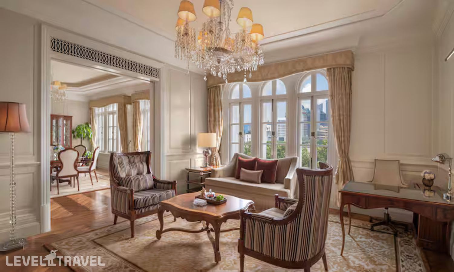 фотографии номера Люкс роскошный Heritage с видом на реку отеля Waldorf Astoria Shanghai On The Bund в Китай(Шанхай) - фото №3