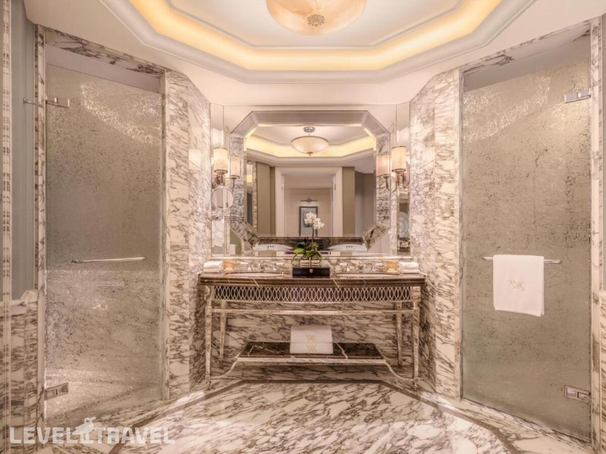 фотографии номера Люкс роскошный Heritage с видом на реку отеля Waldorf Astoria Shanghai On The Bund в Китай(Шанхай) - фото №4