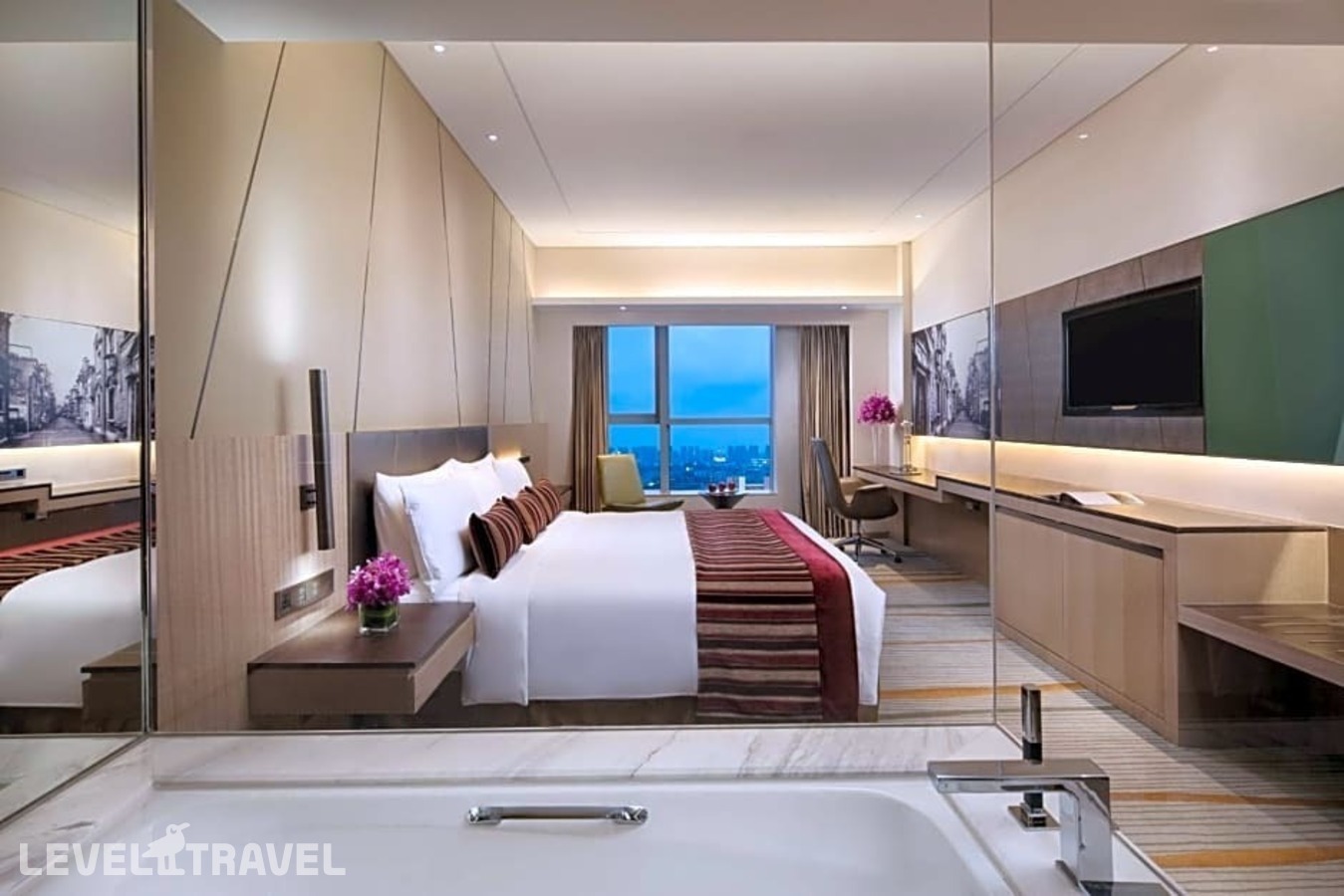 фотографии номера Делюкс отеля Radisson Blu Shanghai Pudong Jinqiao в Китай(Шанхай) - фото №1