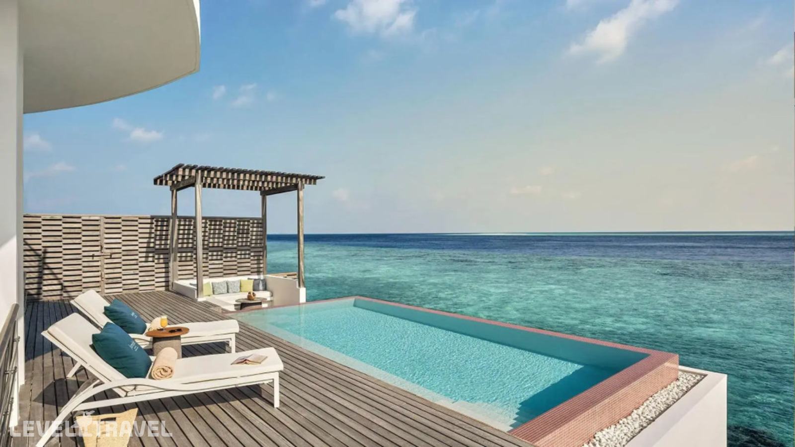 фотографии номера Вилла с бассейном и видом на океан отеля Jumeirah Maldives (Olhahali Island) в Мальдивы(Северный Мале Атолл) - фото №3