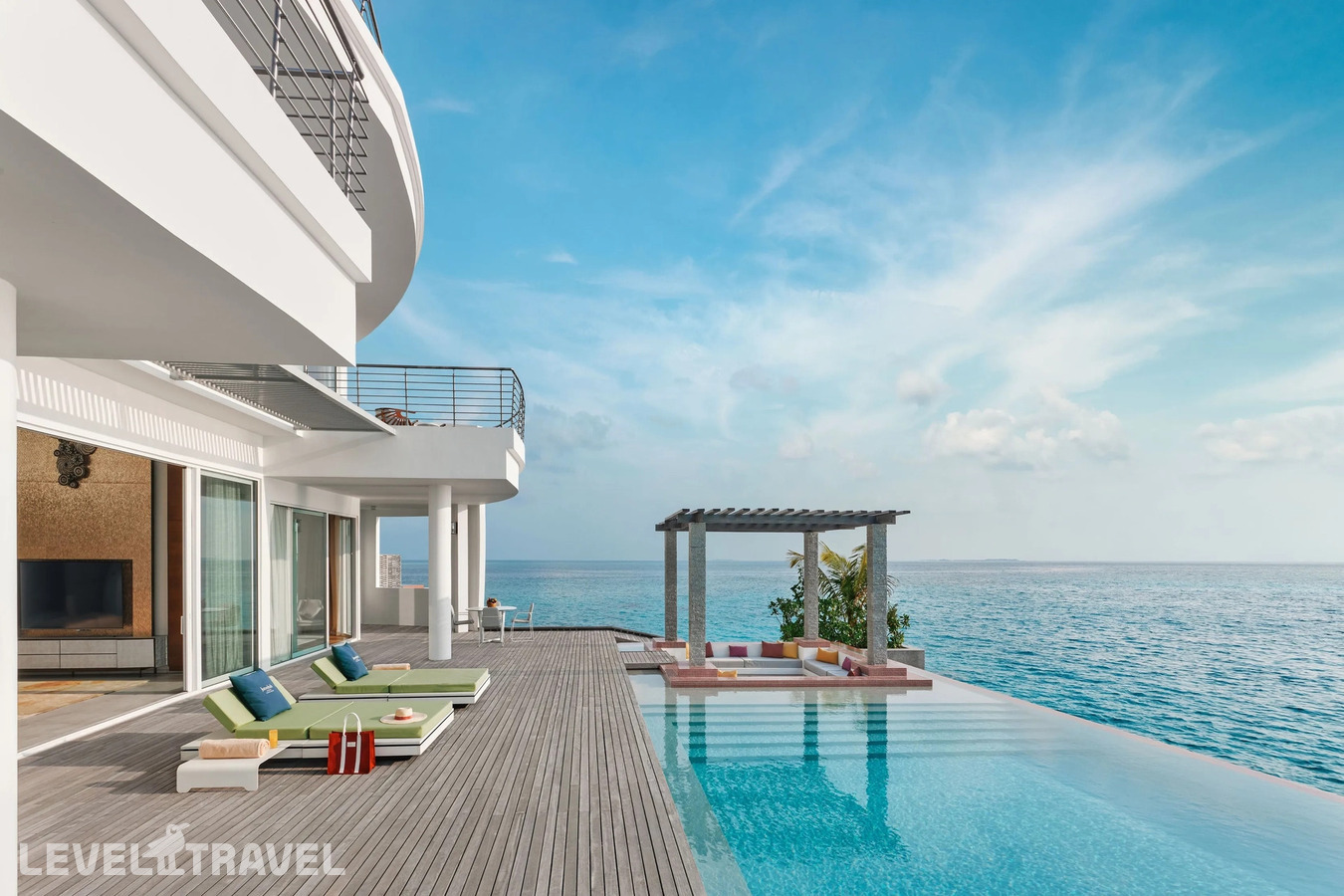 фотографии номера Вилла на воде с бассейном (3 спальни) отеля Jumeirah Maldives (Olhahali Island) в Мальдивы(Северный Мале Атолл) - фото №3