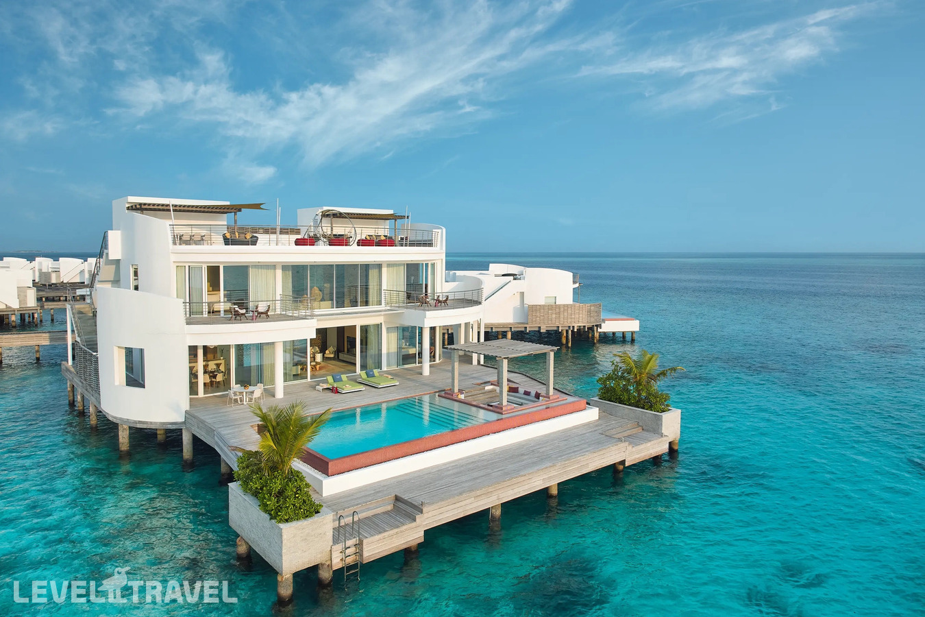 фотографии номера Вилла на воде с бассейном (3 спальни) отеля Jumeirah Maldives (Olhahali Island) в Мальдивы(Северный Мале Атолл) - фото №1