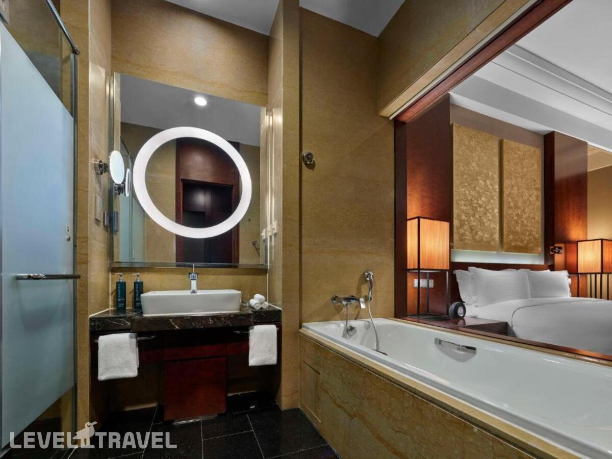 фотографии номера Представительский (две односпальные кровати) отеля Hilton Beijing Capital Airport в Китай(Пекин) - фото №2