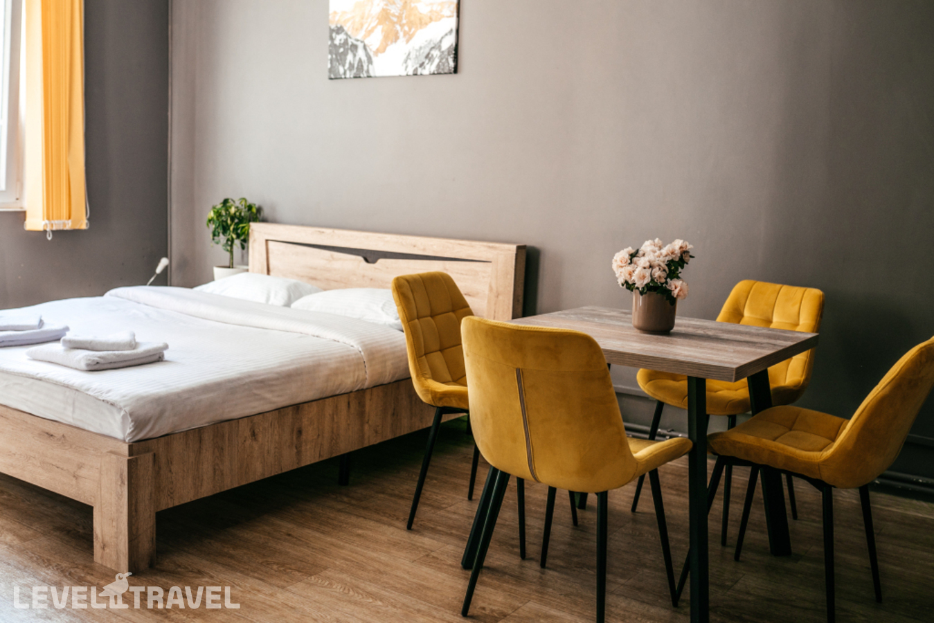 Четырёхместный семейный номер Comfort с 2 комнатами — фото 1