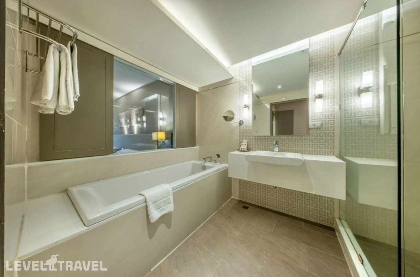 фотографии номера Четырехместный семейный отеля Royal Benja Hotel в Таиланд(Бангкок) - фото №9
