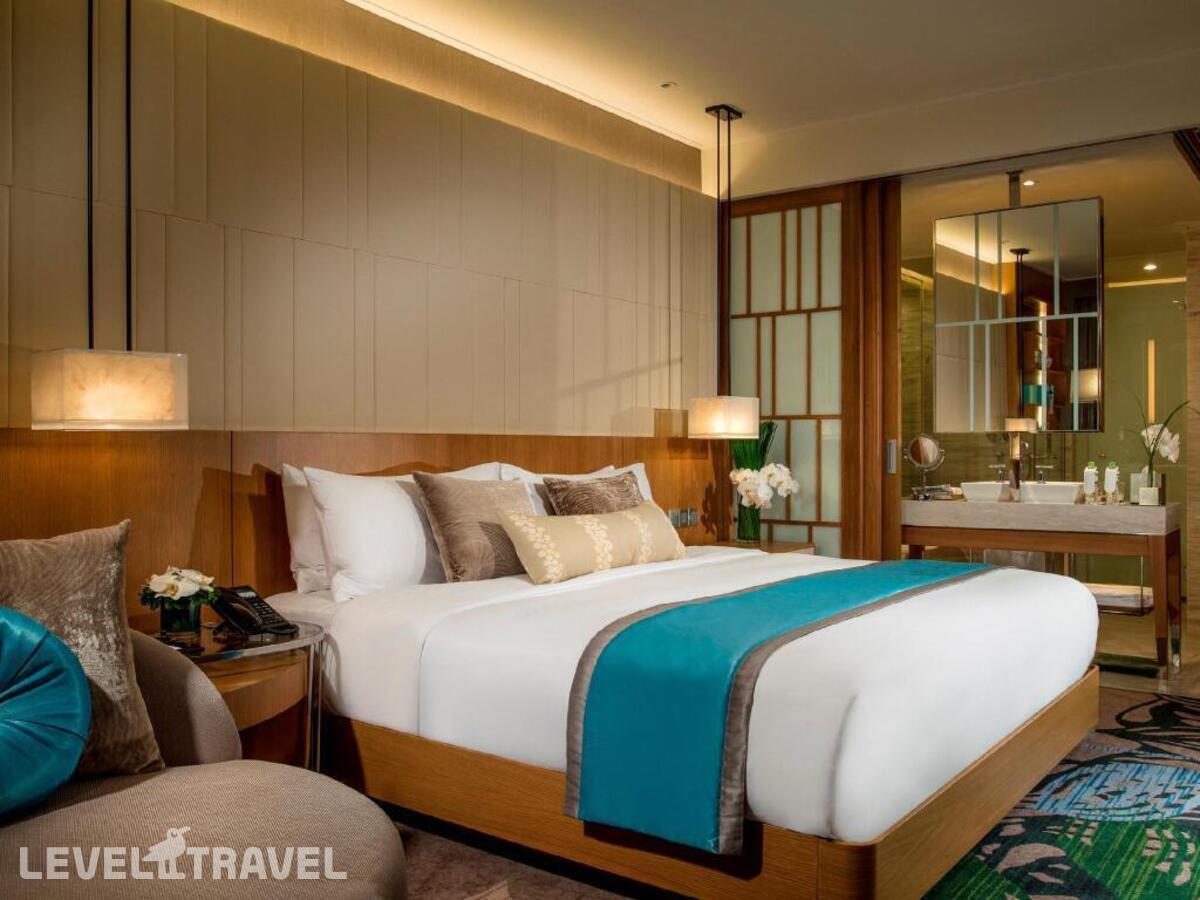 фотографии номера Классический номер отеля Intercontinental Nha Trang Hotel в Вьетнам(Нячанг) - фото №1