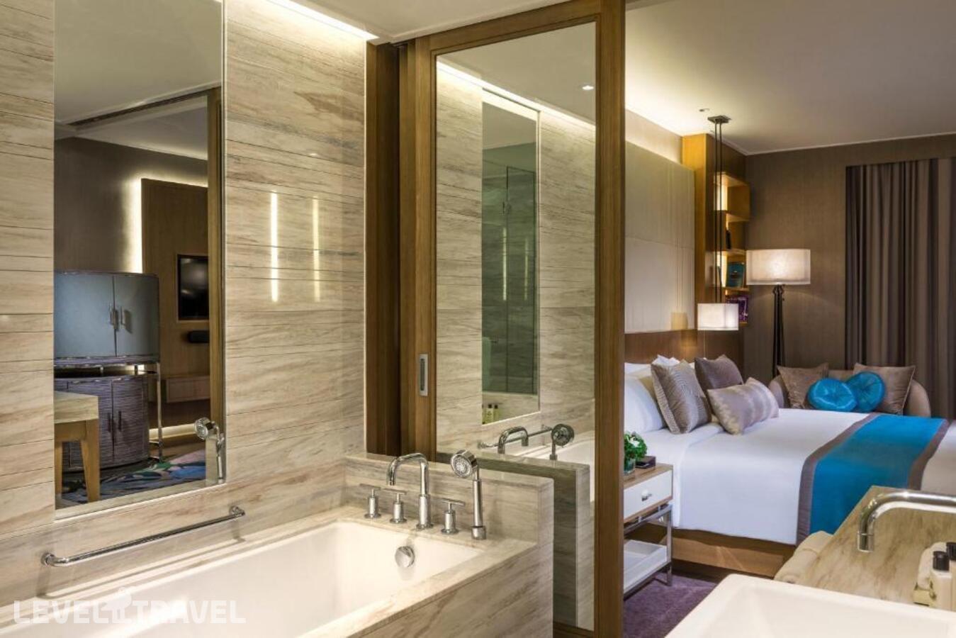фотографии номера Классический номер отеля Intercontinental Nha Trang Hotel в Вьетнам(Нячанг) - фото №5