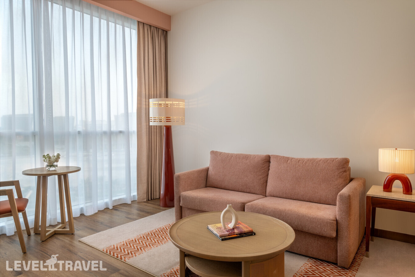 фотографии номера Семейный делюкс отеля Yaz Plaza Circuit By Ihg в ОАЭ(остров Яс) - фото №1