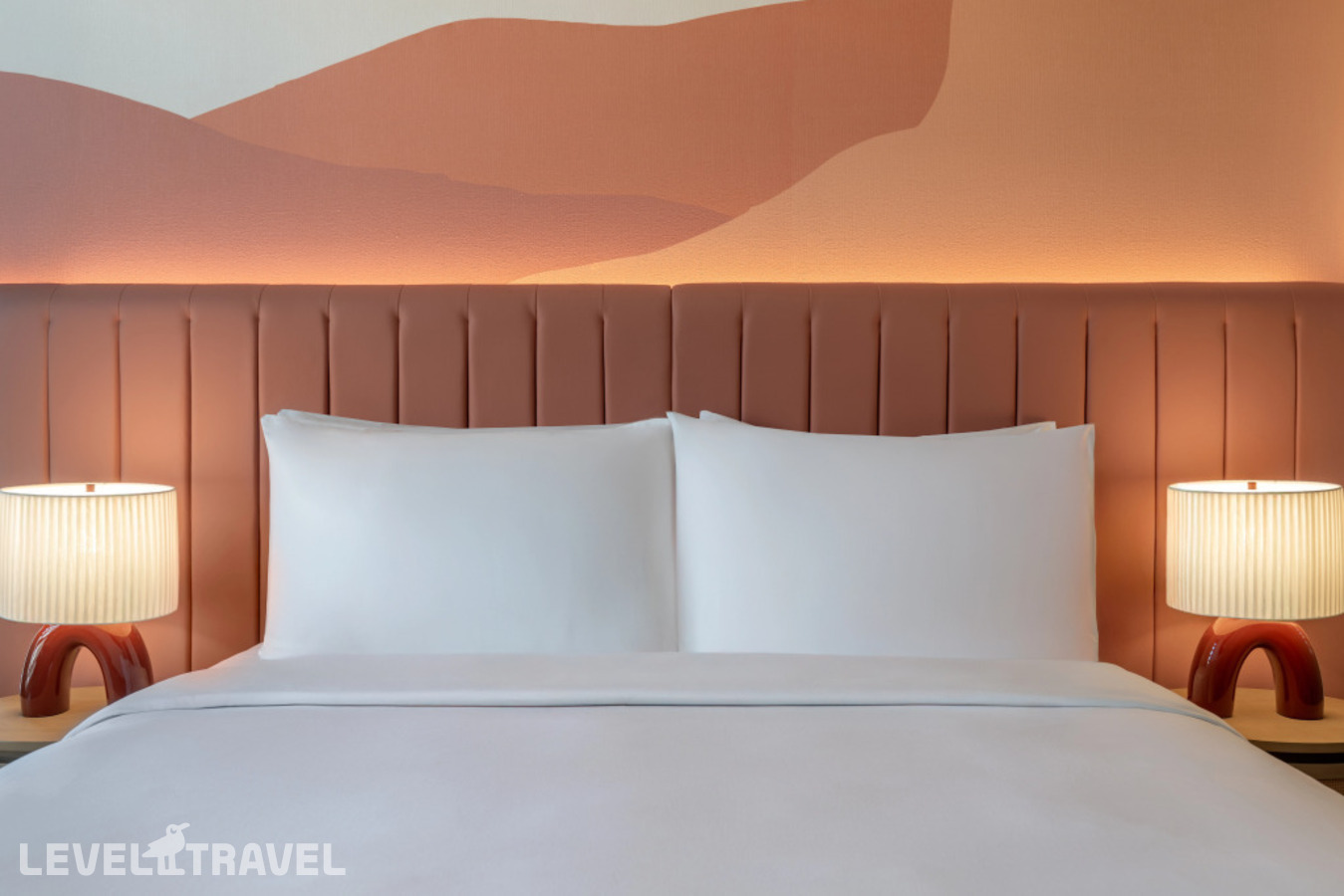 фотографии номера Делюкс с видом на бассейн отеля Yaz Plaza Circuit By Ihg в ОАЭ(остров Яс) - фото №3