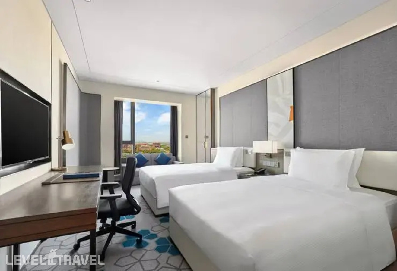 фотографии номера Делюкс (две односпальные кровати) отеля Doubletree By Hilton Baoding в Китай(Баодин) - фото №2