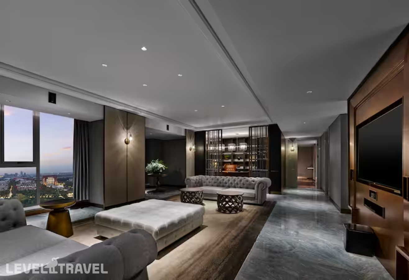 фотографии номера Люкс президентский отеля Doubletree By Hilton Baoding в Китай(Баодин) - фото №3