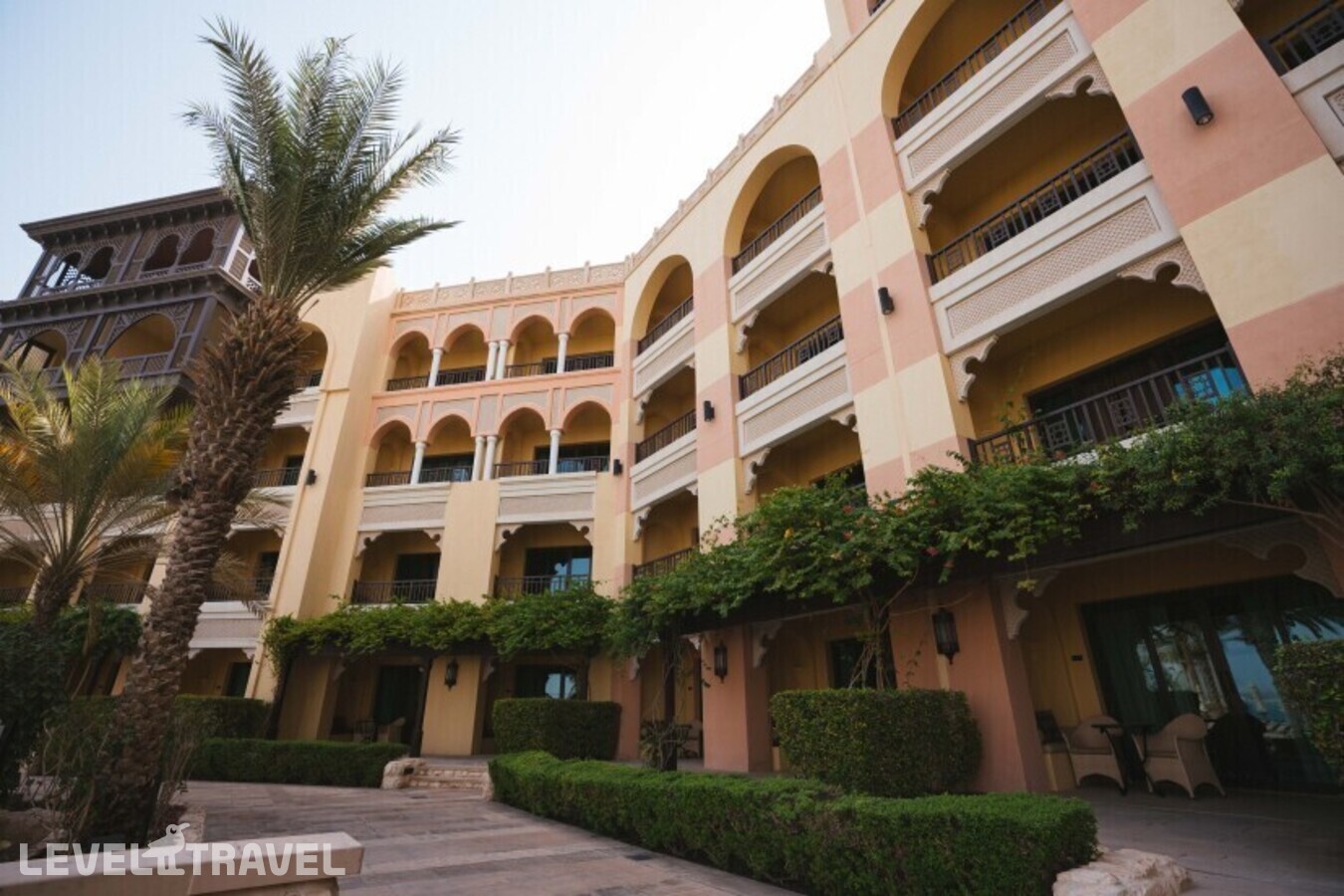 фотографии номера Размещение по прибытии отеля Shangri La Hotel Qaryat Al Beri в ОАЭ(Абу-Даби) - фото №1