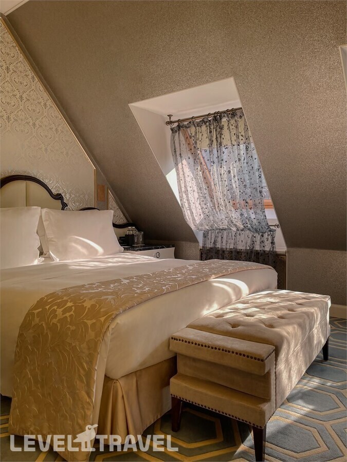 фотографии номера Люкс мансарда отеля The St. Regis Moscow Nikolskaya Hotel в Россия(Центральный административный округ (ЦАО)) - фото №2