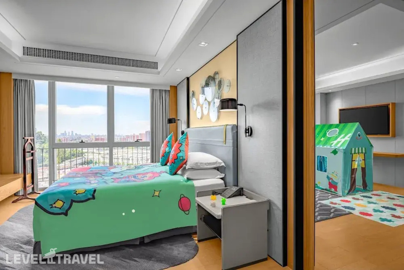 фотографии номера Семейный номер отеля Holiday Inn Guangzhou South Lake, An Ihg Hotel в Китай(Гуанчжоу) - фото №1