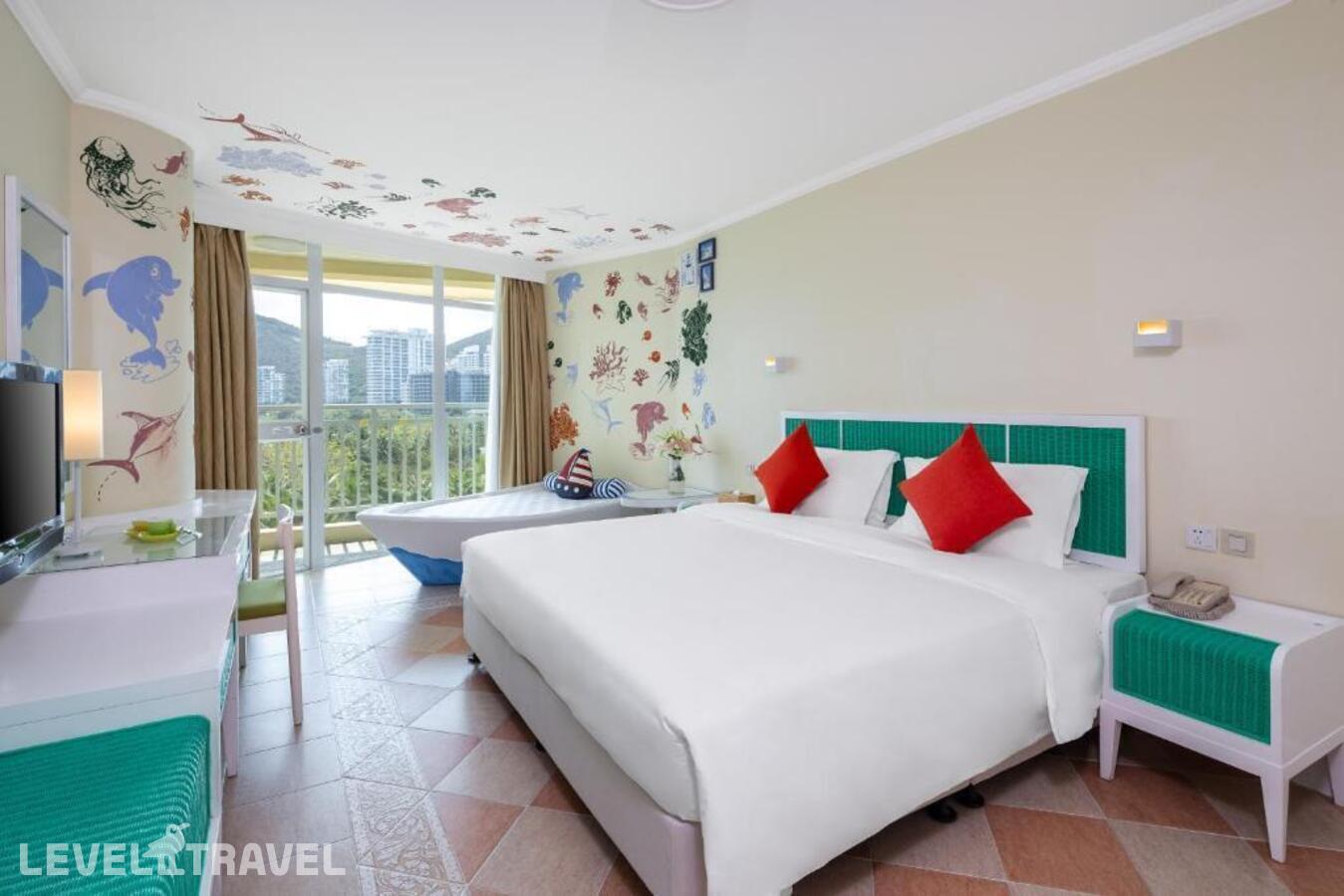 фотографии номера Семейный номер отеля Sunshine Resort Intime Sanya в Китай(Дадунхай Бэй) - фото №1