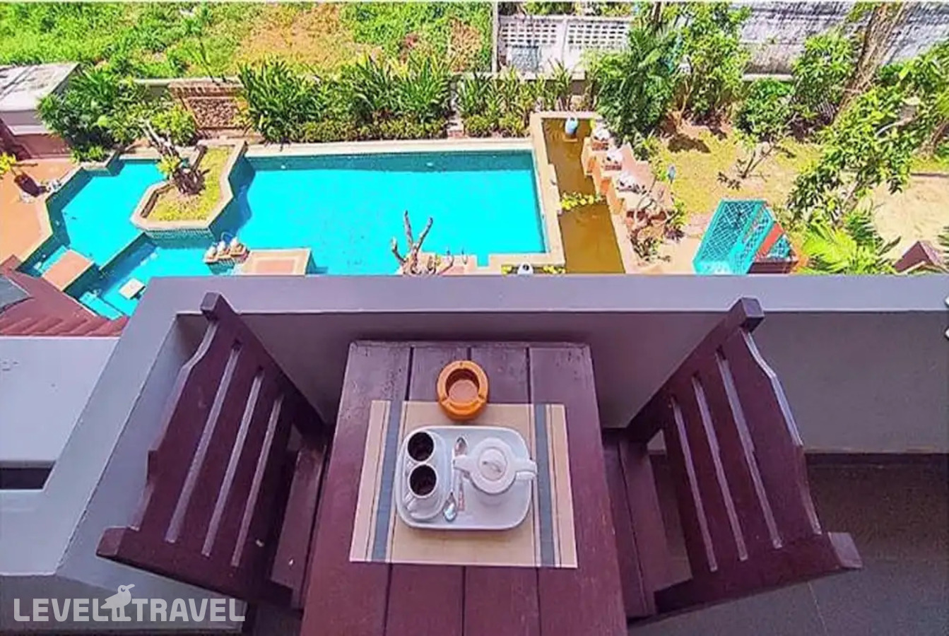 фотографии номера Премиум с видом на бассейн отеля Shrigo Resort Pattaya (Ex. Vits Gazebo Resort) в Таиланд(Центральная Паттайя) - фото №1
